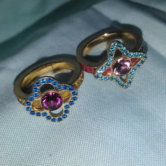 2 Gold Louis Vuitton rings